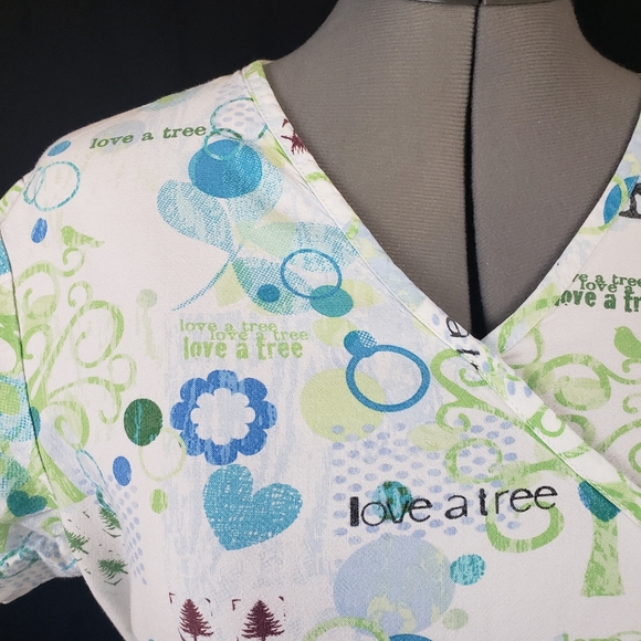 Scrub Top and Pants - Picture 3 of 6